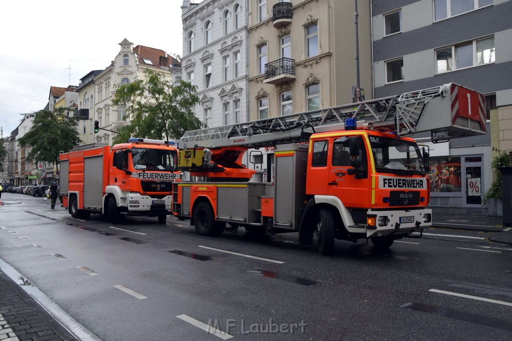 Feuer 2 Koeln Nippes Neusserstr P054.JPG - Miklos Laubert